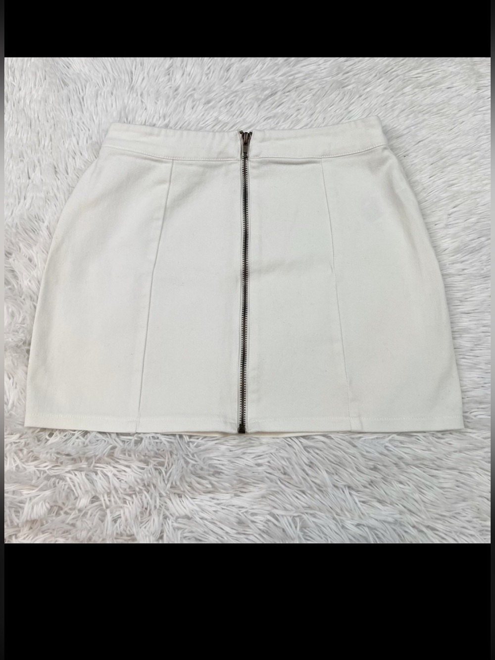 Forever 21 women's size S zip‎ front denim mini skirt in white